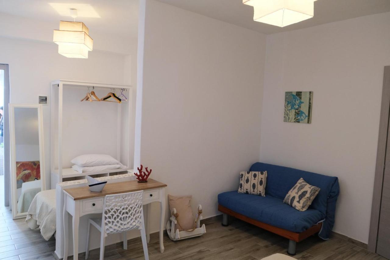 Camere Dieci Maggio Ponza Bagian luar foto