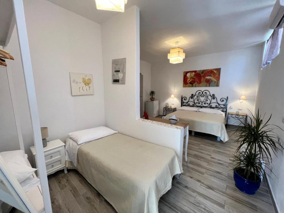Camere Dieci Maggio Ponza Bagian luar foto
