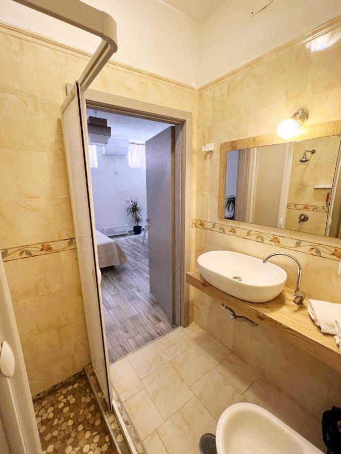 Camere Dieci Maggio Ponza Bagian luar foto