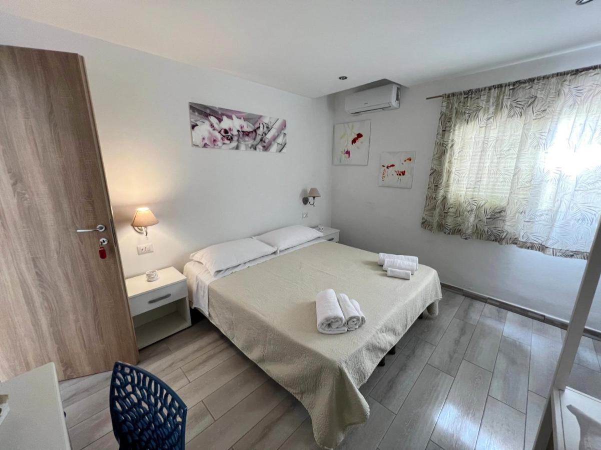 Camere Dieci Maggio Ponza Bagian luar foto