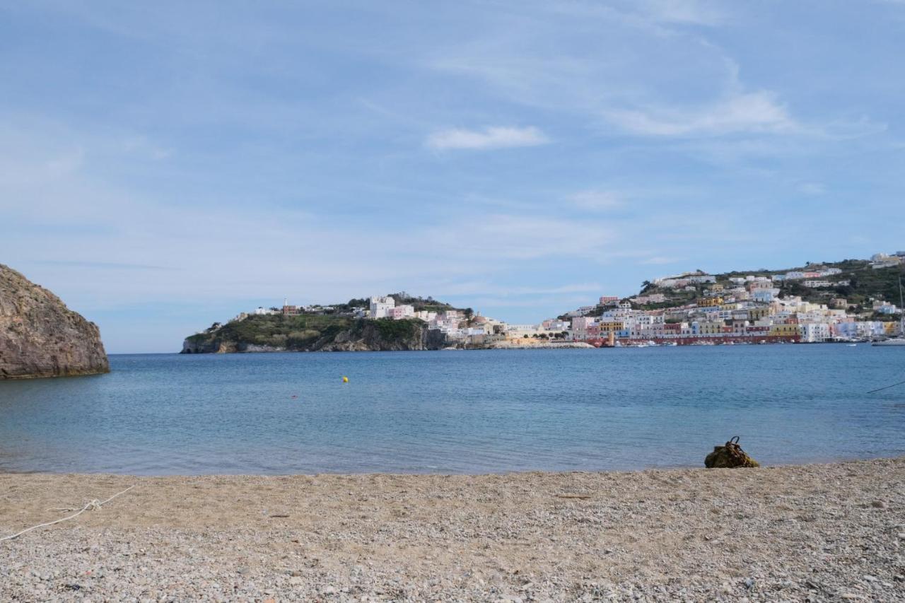 Camere Dieci Maggio Ponza Bagian luar foto