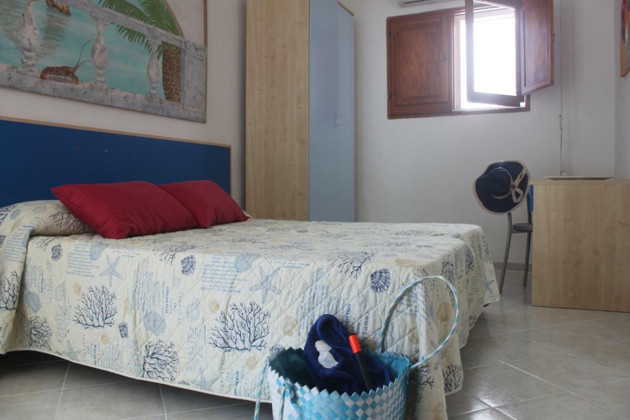 Camere Dieci Maggio Ponza Bagian luar foto