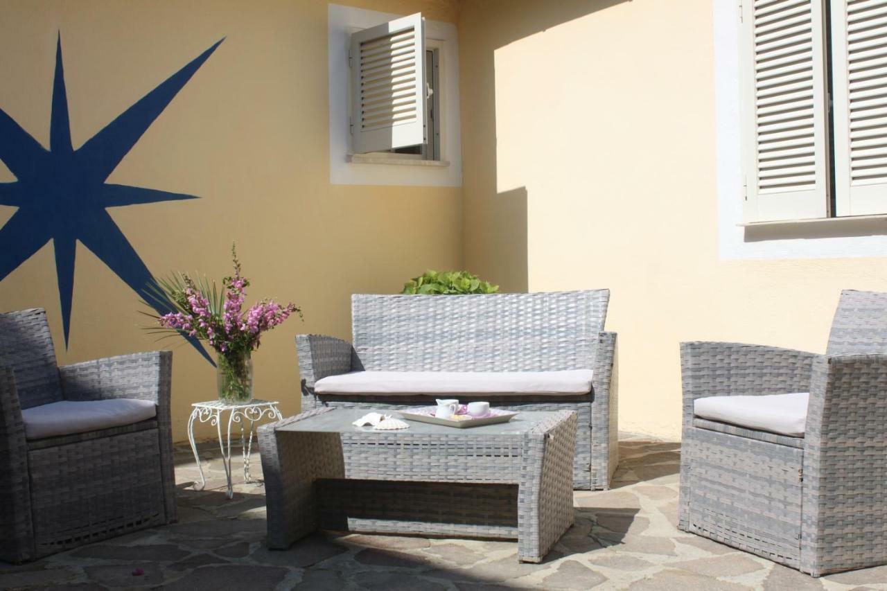 Camere Dieci Maggio Ponza Bagian luar foto